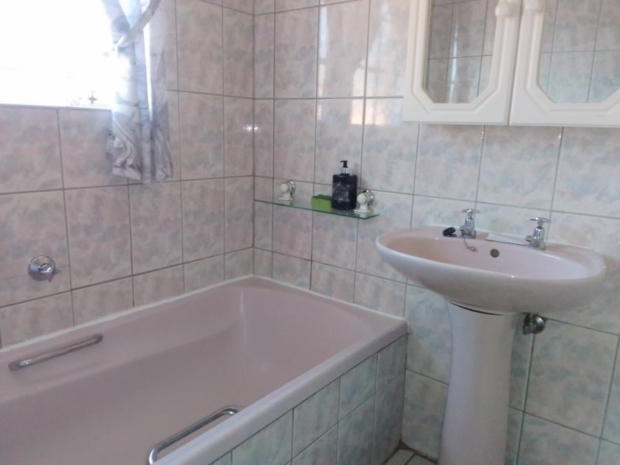 3 Bedroom Property for Sale in Geelhoutpark North West